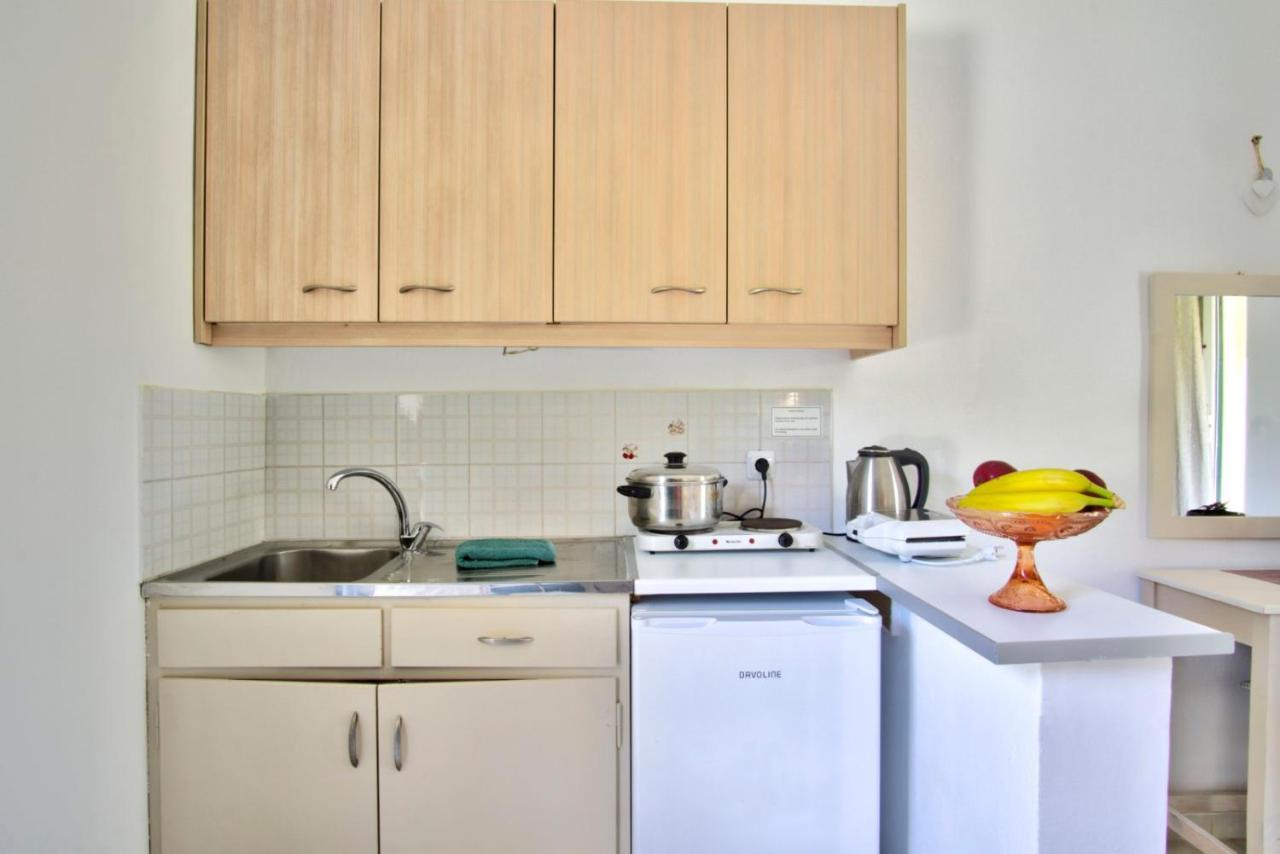 ホテル La Casa De Dalia レフキンミ エクステリア 写真