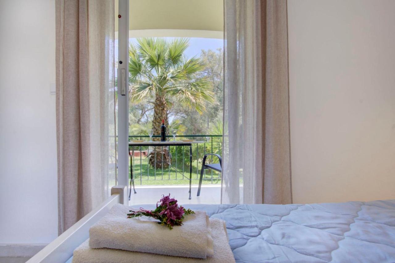 ホテル La Casa De Dalia レフキンミ エクステリア 写真