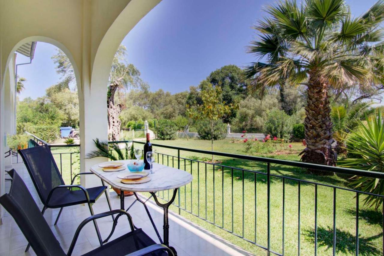 ホテル La Casa De Dalia レフキンミ エクステリア 写真