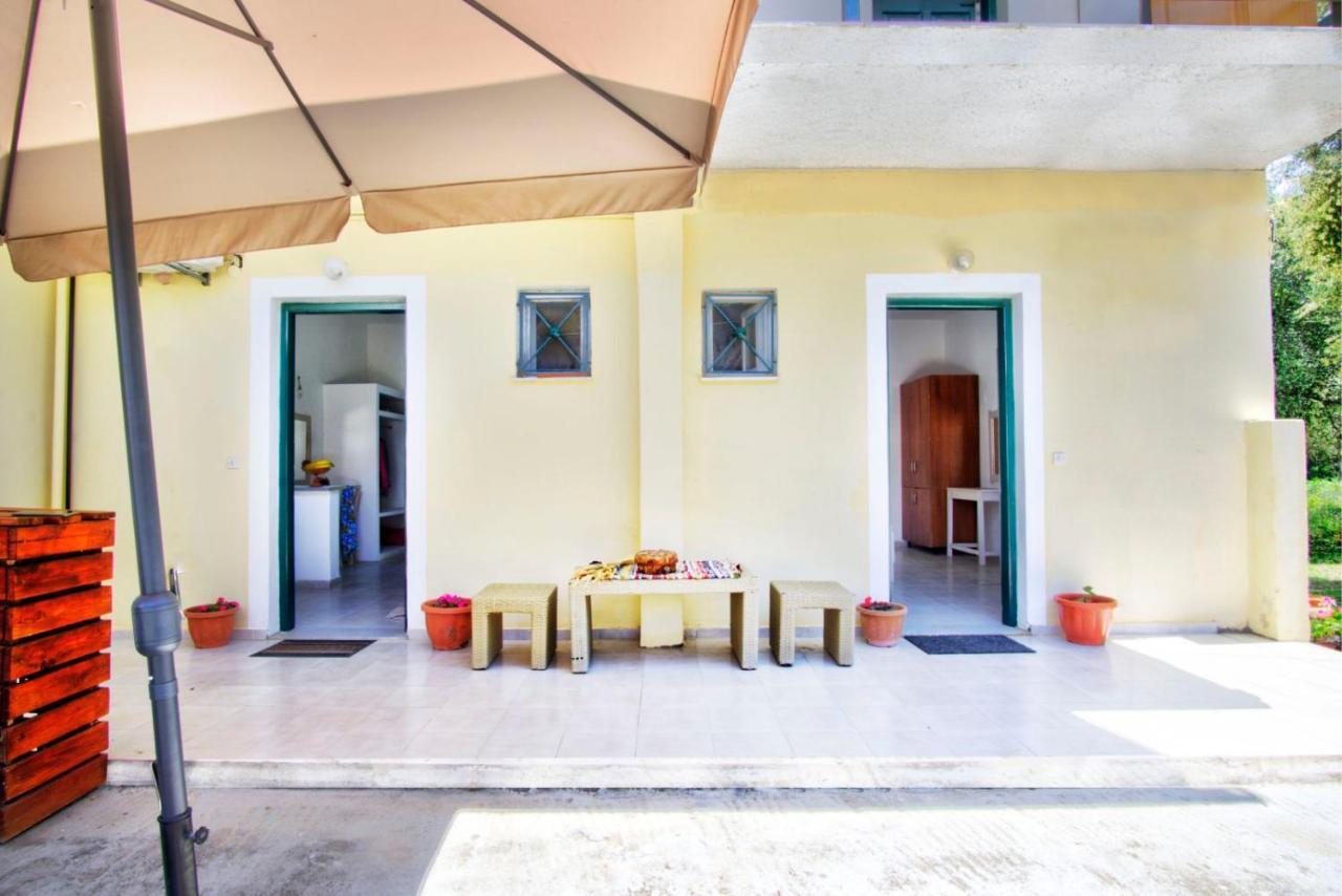 ホテル La Casa De Dalia レフキンミ エクステリア 写真