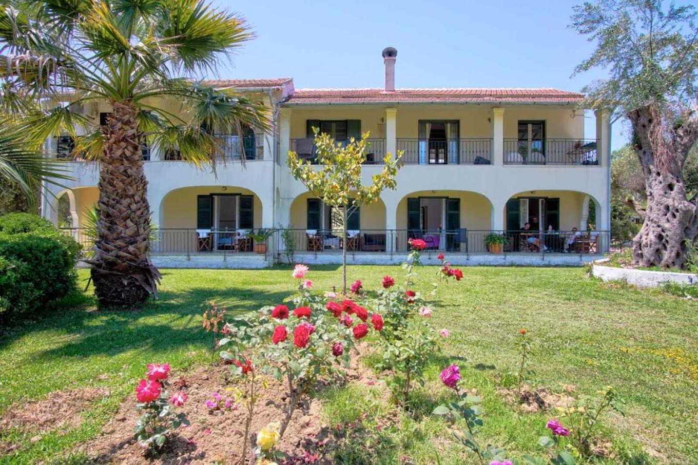 ホテル La Casa De Dalia レフキンミ エクステリア 写真